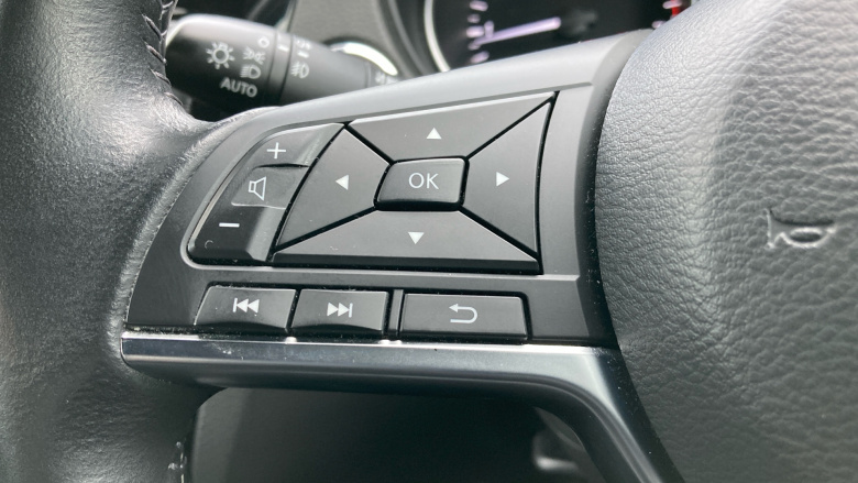 Nissan Qashqai 1.3 DiG-T 160 Tekna+ 5dr Petrol Hatchback